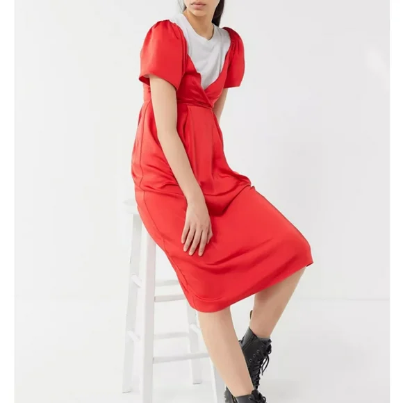 UO Satin Surplice Red Puff Sleeve Dress UO Satin Surplice Red Puff Sleeve Dress